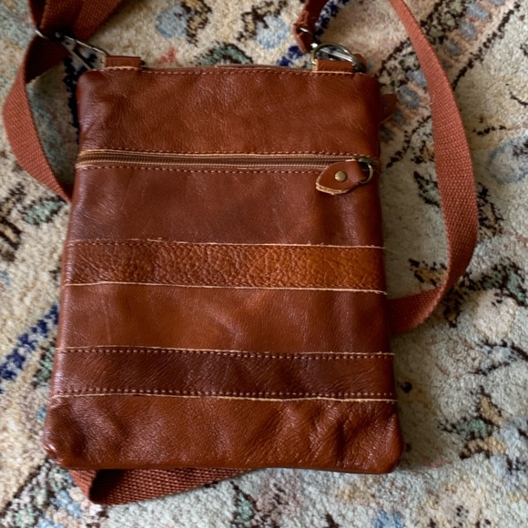 Adorable Leather Purse - Picture 3 of 4